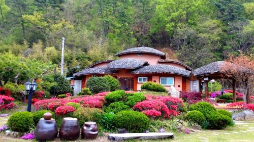Songjukheon Pension