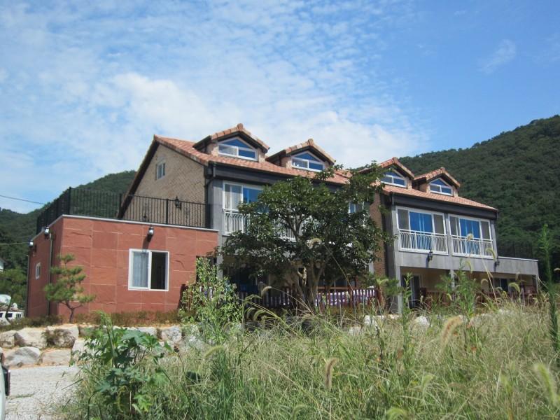 고창 꽃무릇펜션 (Gochang Flower Pension)