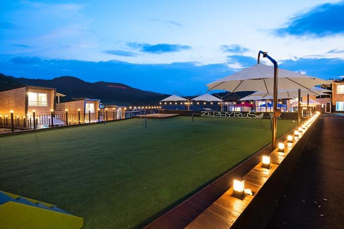 Zephyrus Heated Pool Private Pension