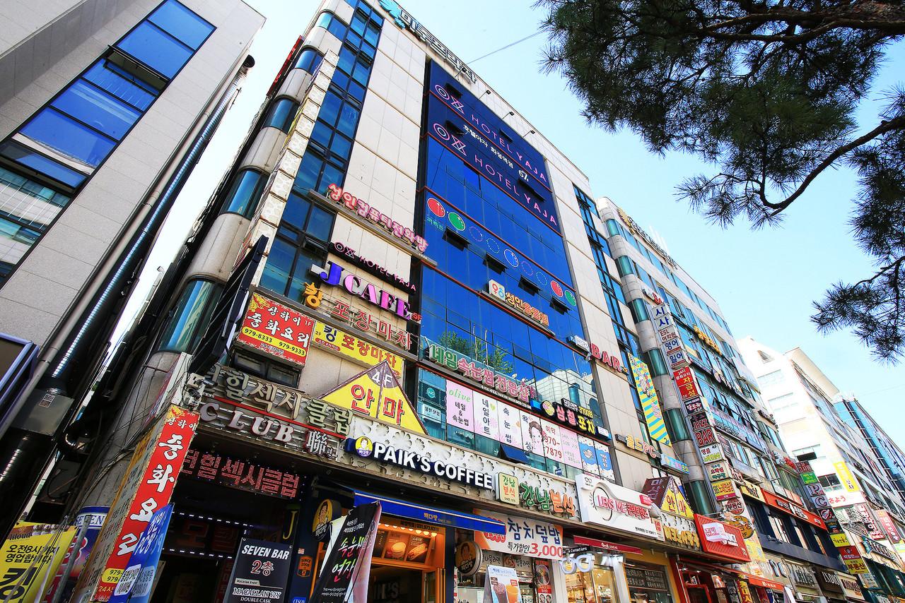 호텔야자 화정역점 (Hotel Yaja Hwajeong Station)