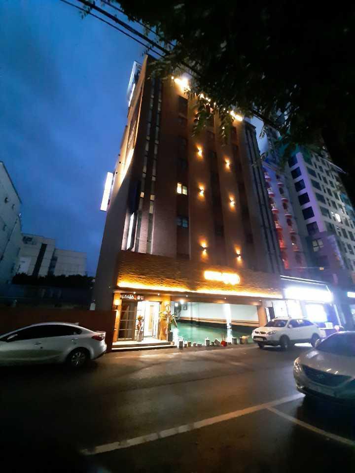 순천 YAJA 순천조례점 (Suncheon YAJA Suncheon Jorye Branch)