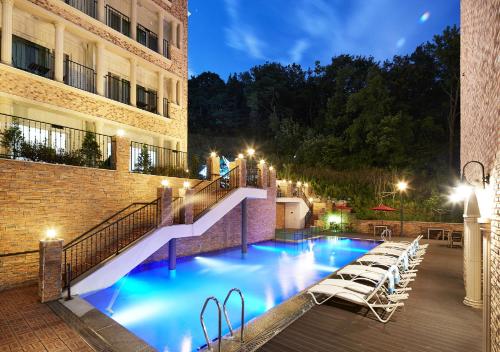 더숨 포레스트 호텔 (Hotel Thesoom Forest)