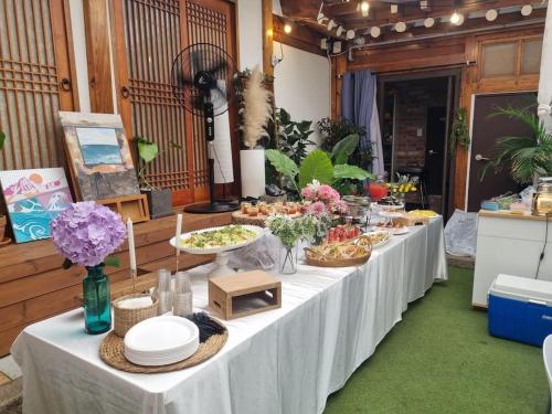 비빔밥 한옥 게스트하우스 경복궁 (Bibimbap Hanok Guesthouse Gyeongbokgung Private Villa)