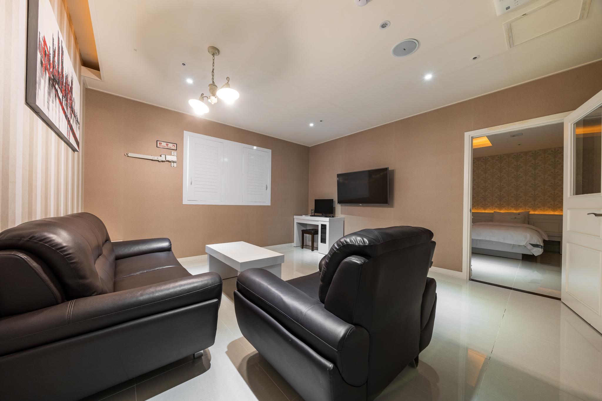 충주 리버 관광 호텔 (Chungju River Tourist Hotel)