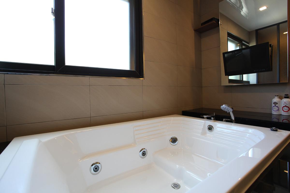 드라이브 인 호텔 띠아모 (Drive in Hotel Tiamo)