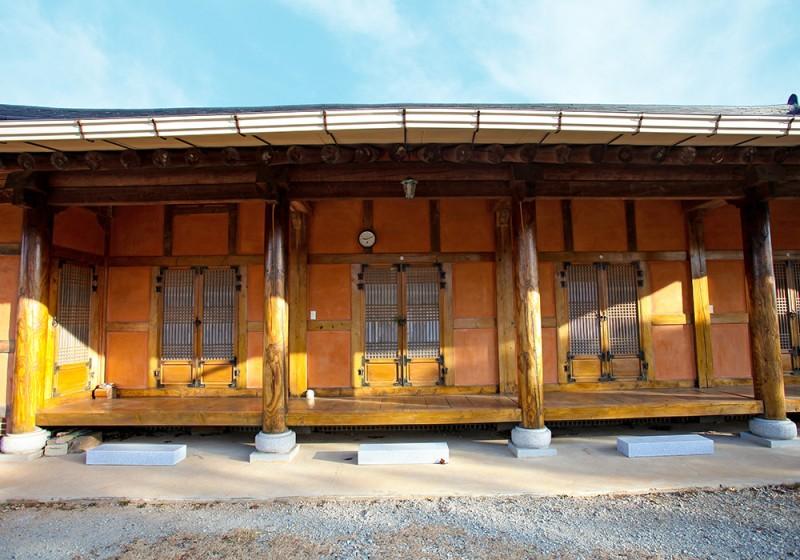 해남 함박골큰기와집펜션 (Haenam Hambakgolkeunggigiwajip Pension)