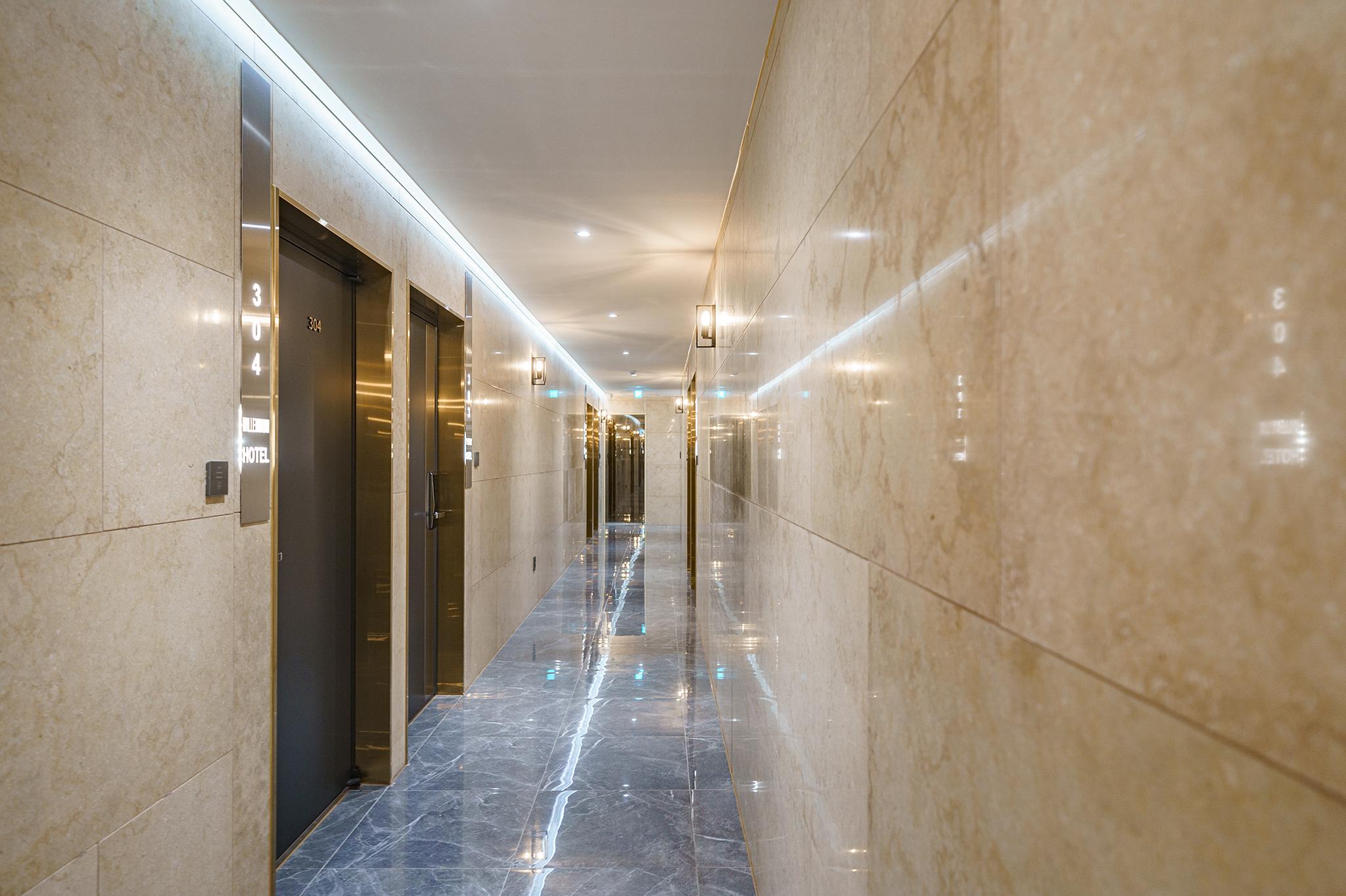 밀레니엄 호텔 (Hotel Millennium)