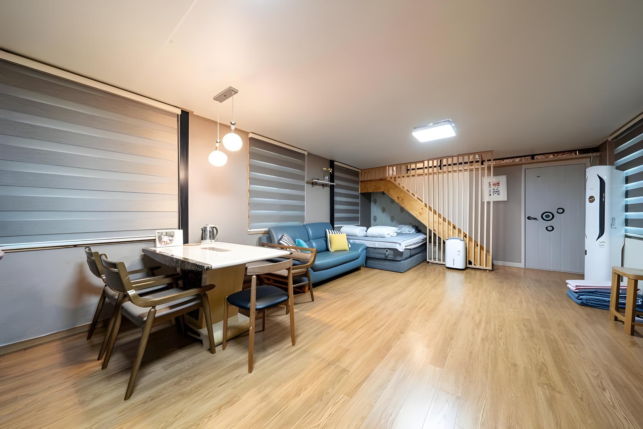 단양 소백산가는길펜션 (Danyang Sobaeksanganeungil Pension)