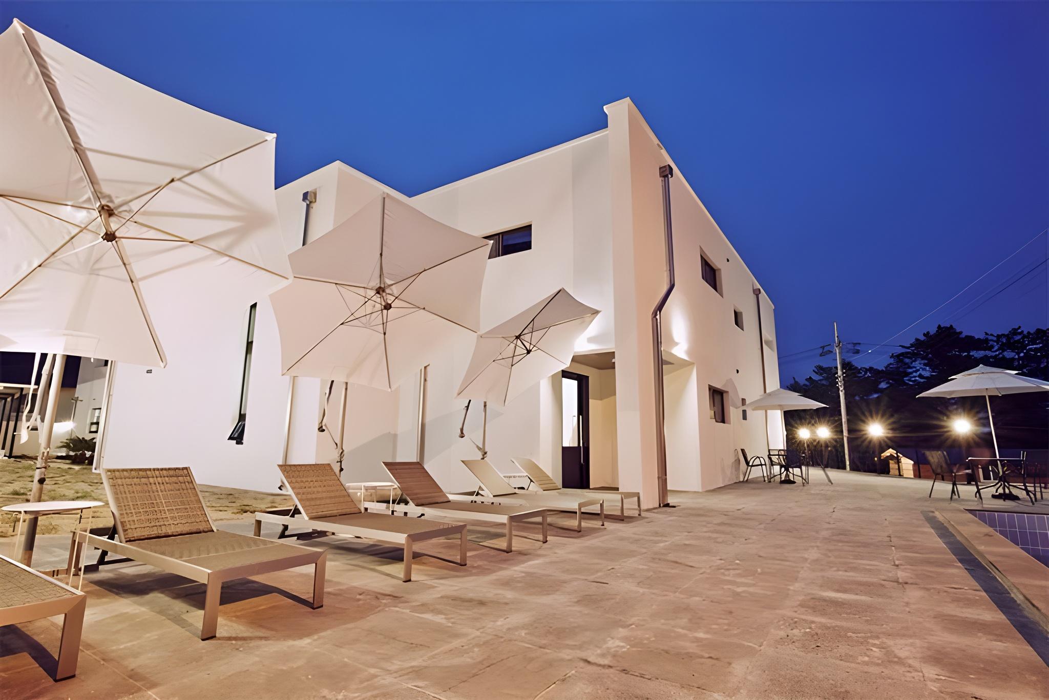 완도(보길도) 블랙스톤펜션 (Wando (Bogildo) Blackstone Pension)