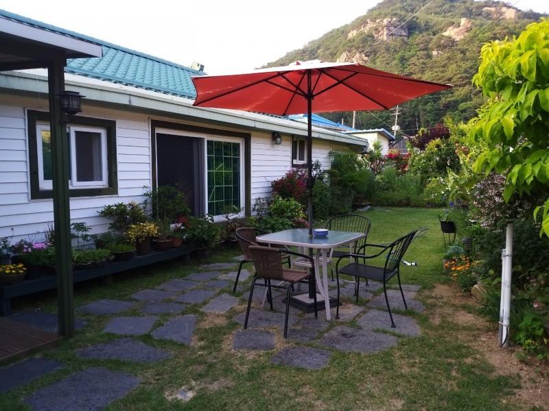 보은 속리산야생화펜션 (Boeun Songnisan Wildflower Pension)