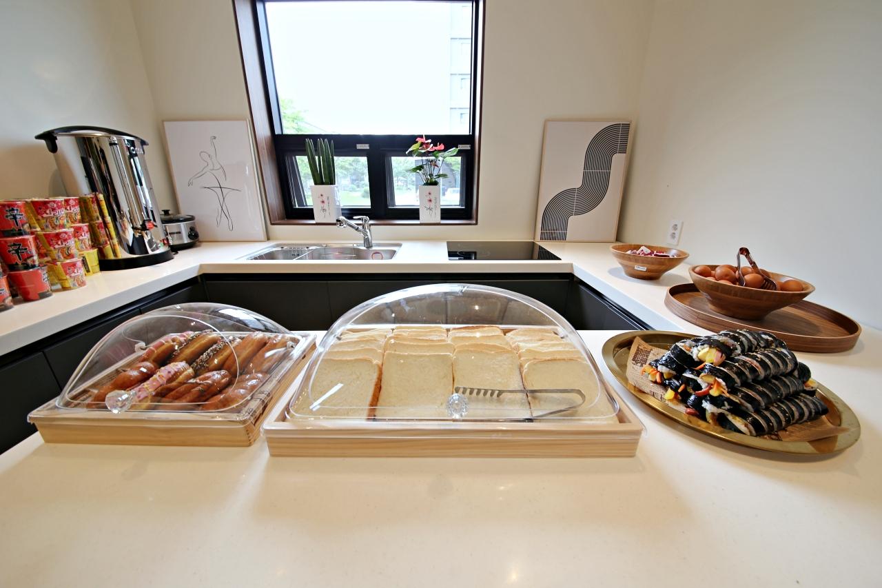 호텔 야자 목포 평화광장점 (Mokpo Peace Plaza Brach  Hotel Yaja)