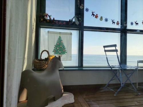 Ocean & sunrise View-10 seconds of beach walk - Three bedrooms
