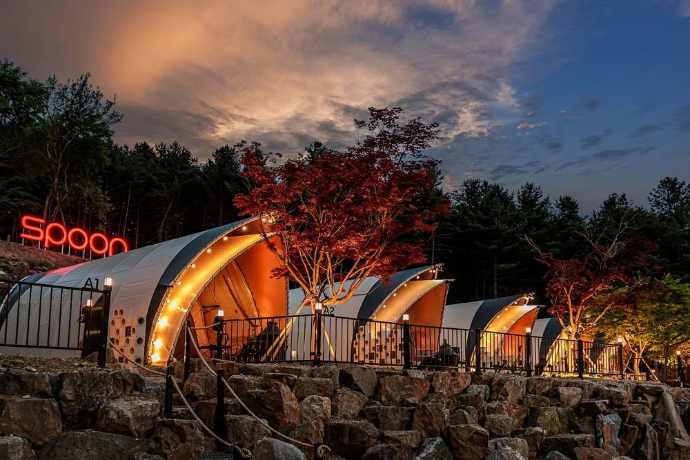스푼 글램핑 앤 카라반 (Spoon Glamping N Caravan)