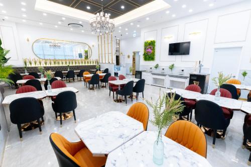 Ashton Hotel