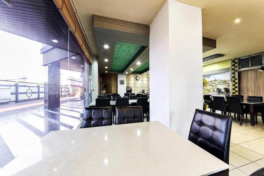 호텔 피카소 (Hotel Picasso)
