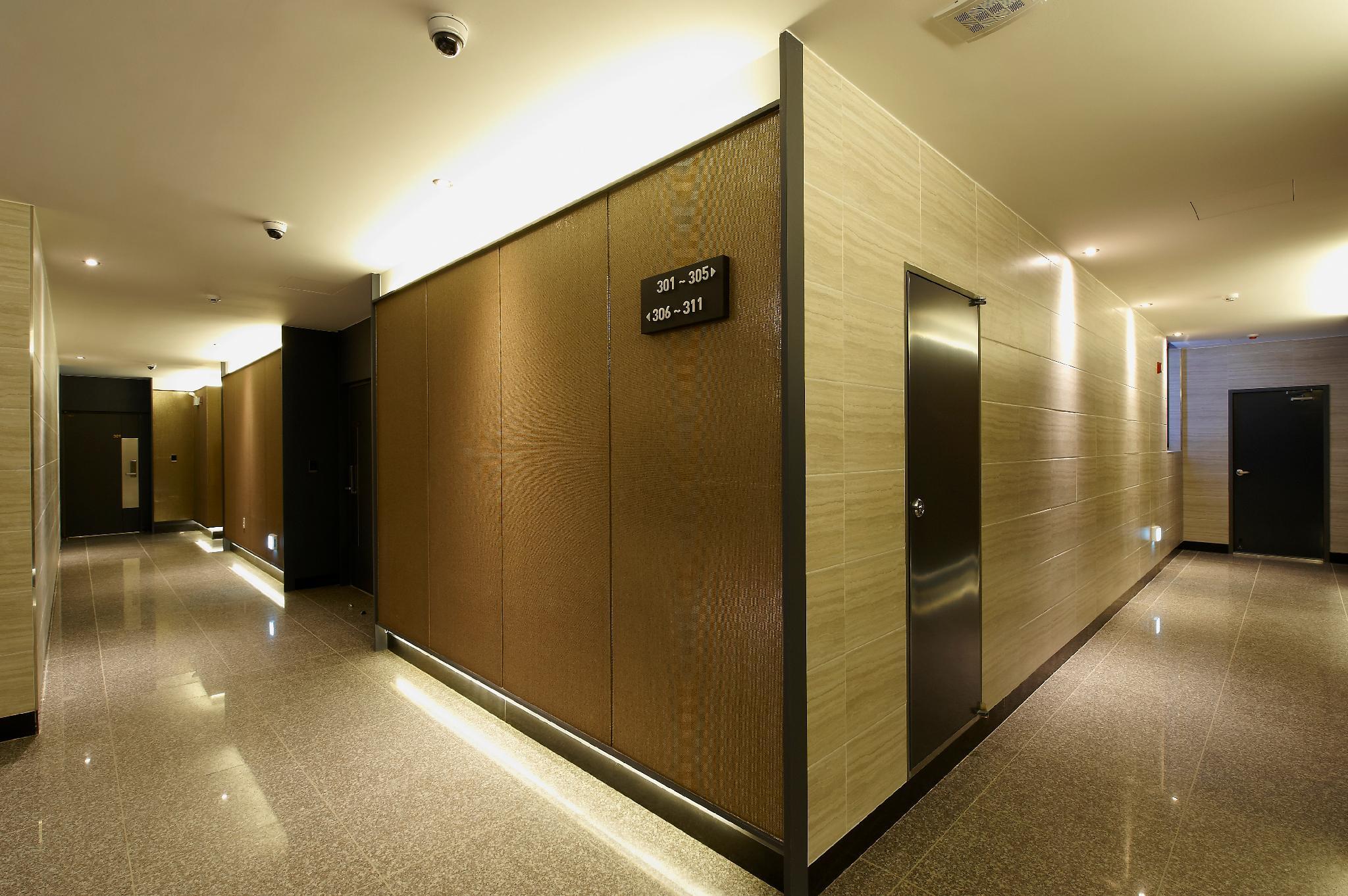 호텔 B (Hotel B)