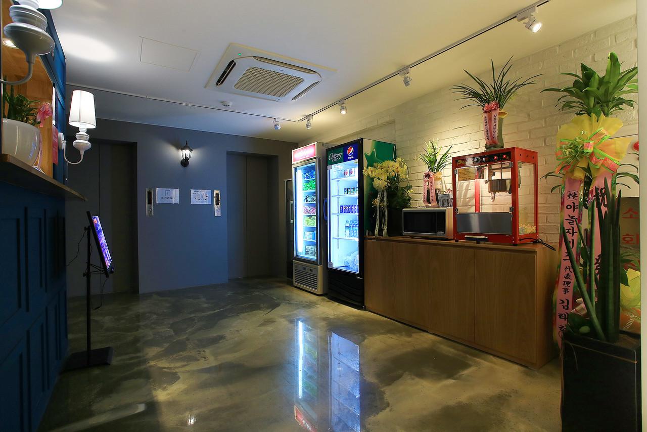 호텔야자 화정역점 (Hotel Yaja Hwajeong Station)