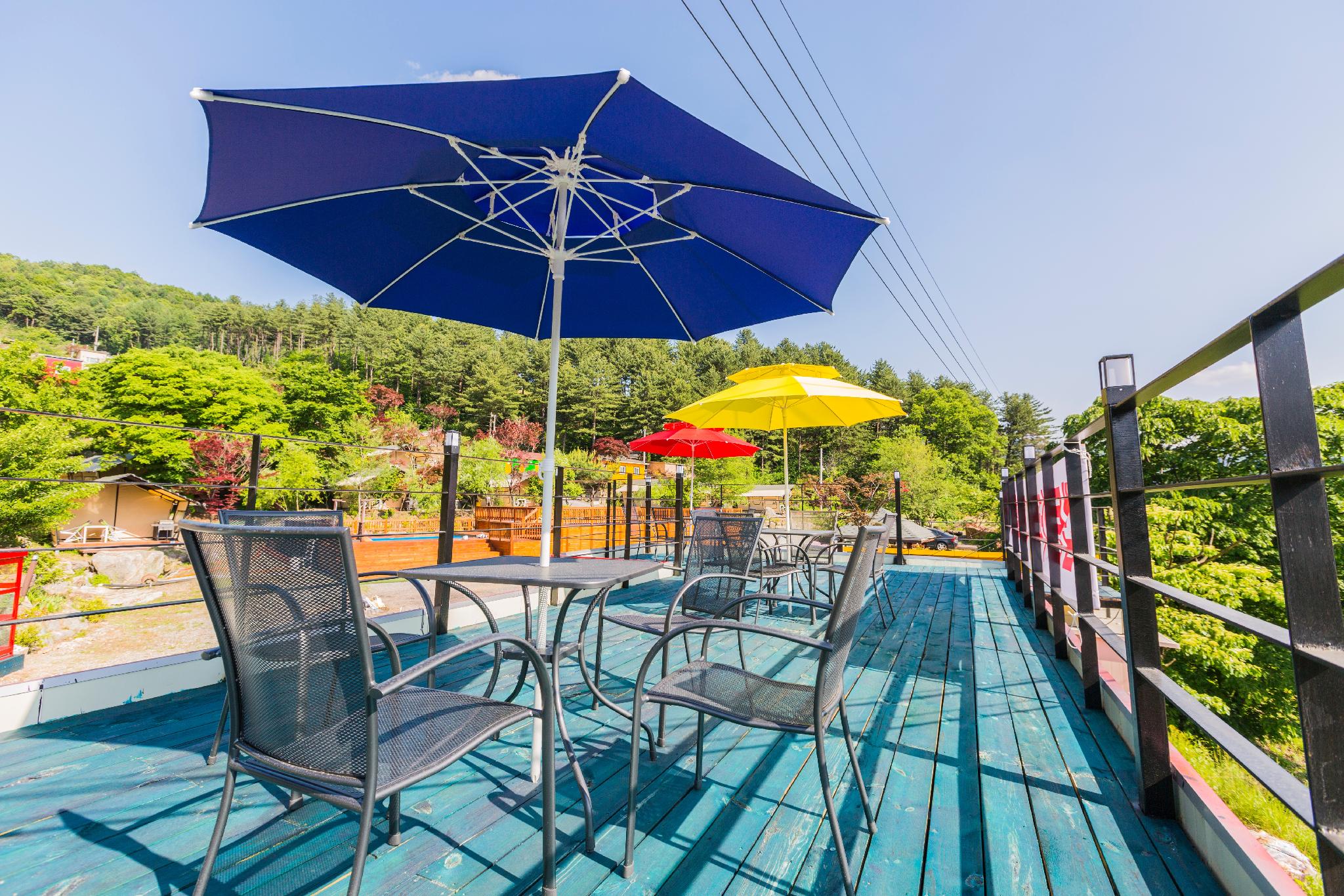 가평 캡틴 카라반 & 글램핑 (Gapyeong Captain Caravan and Glamping)