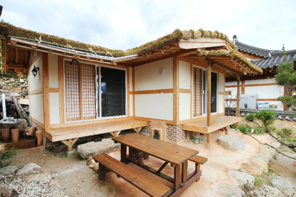 구례 운조루막둥이 한옥스테이 (Gurye Unjoru Makdungi Hanok Stay)