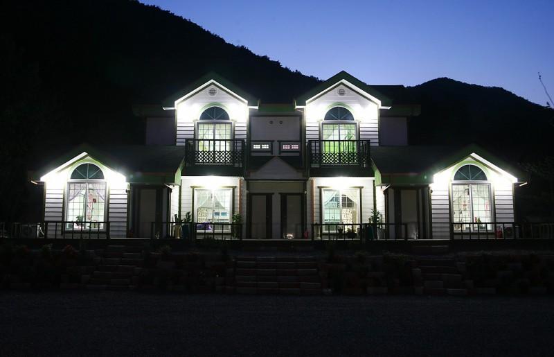 괴산 청천나들이펜션 (Goesan Cheongcheon Nadri Pension)