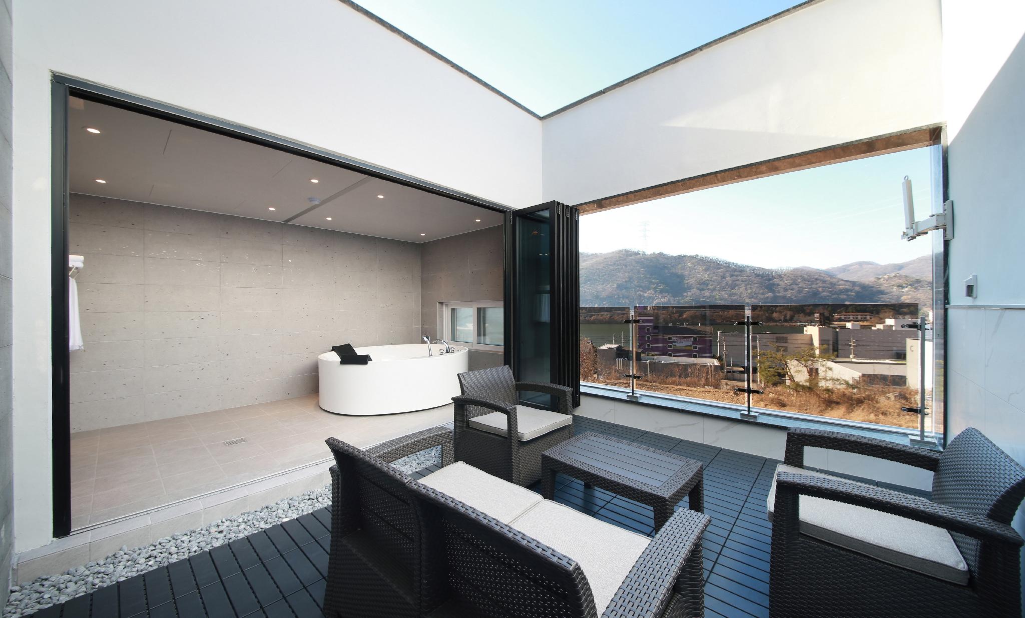 프리미엄 호텔 라떼 (Premium Hotel Latte)