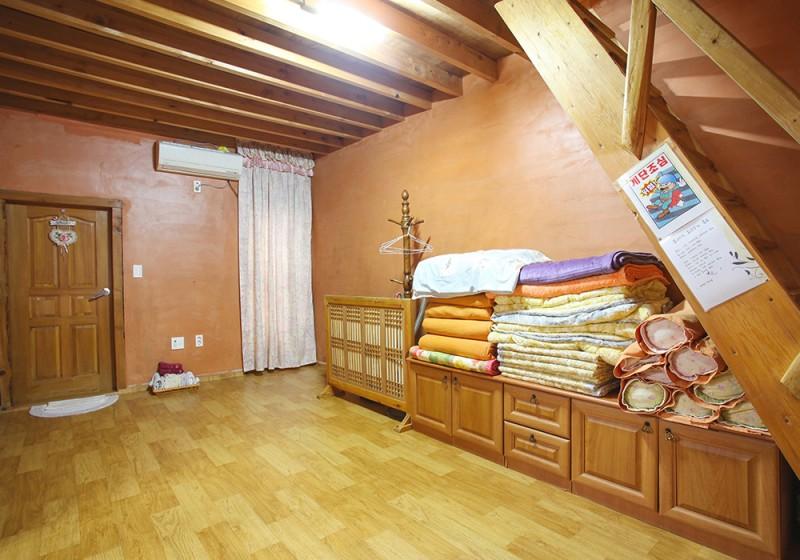 해남 함박골큰기와집펜션 (Haenam Hambakgolkeunggigiwajip Pension)