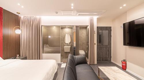 스테이 에비뉴 호텔 (Stay Avenue Hotel)