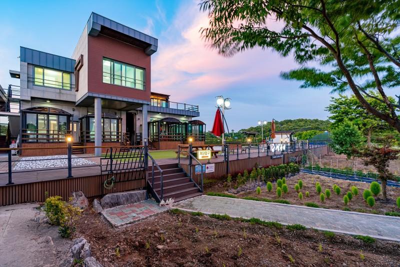 대부도 썬온비펜션 (Daebudo Sunset On the Beach Pension)