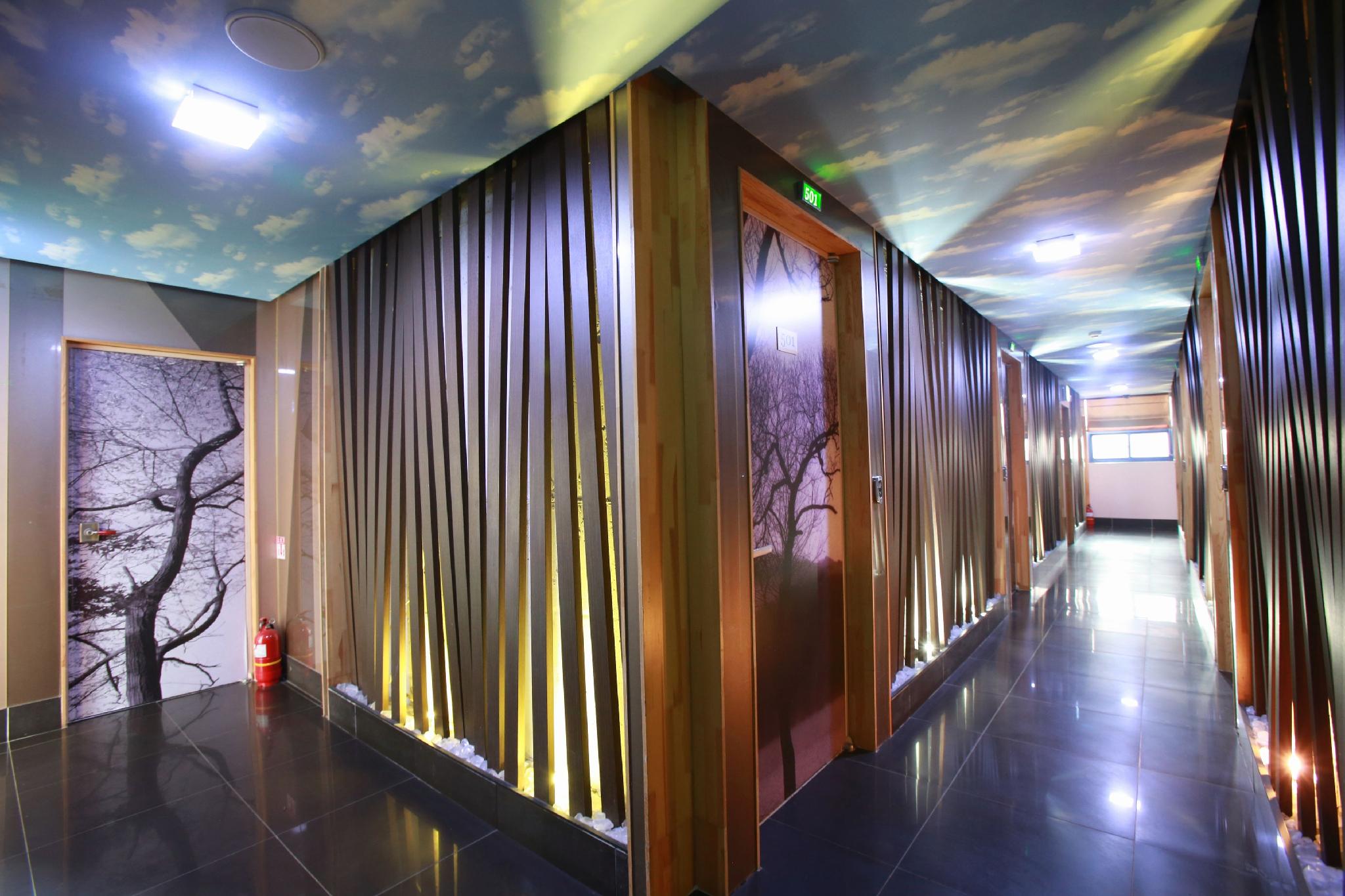 호텔 피카소 (Hotel Picasso)