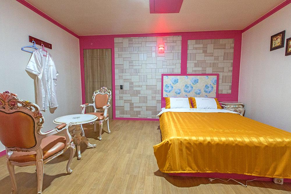 괴산 탑 무인텔 (Goesan Top Self check-in Motel)