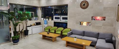 머드비치호텔 (Mud Beach Hotel)
