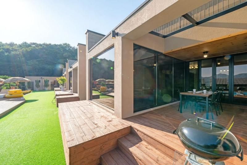 춘천(남이섬) 노블풀빌라 (Chuncheon (Nami Island) Noble Pool Villa)
