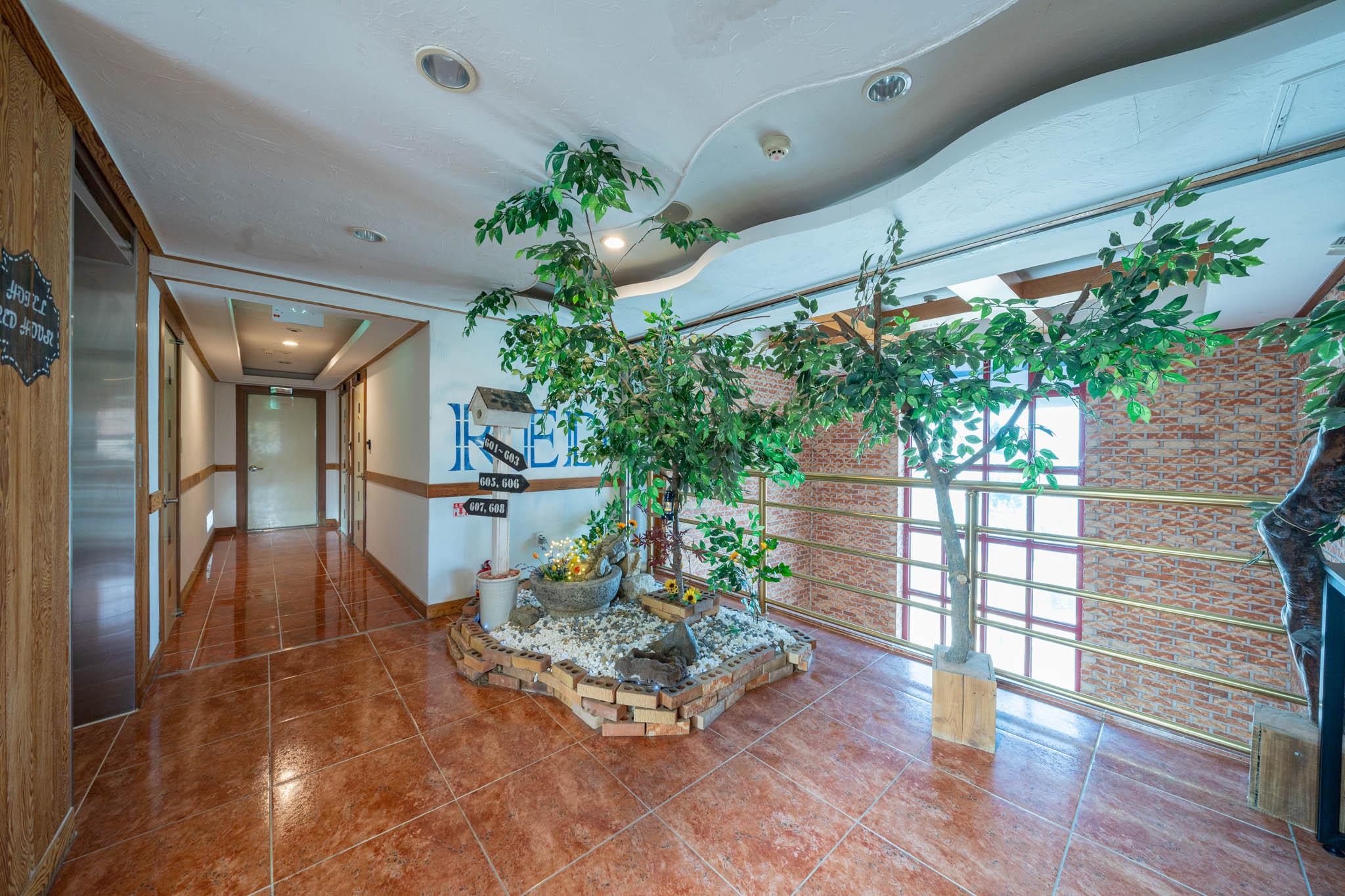 아산 레드 하우스 (Asan Red House)