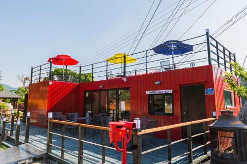 가평 캡틴 카라반 & 글램핑 (Gapyeong Captain Caravan and Glamping)