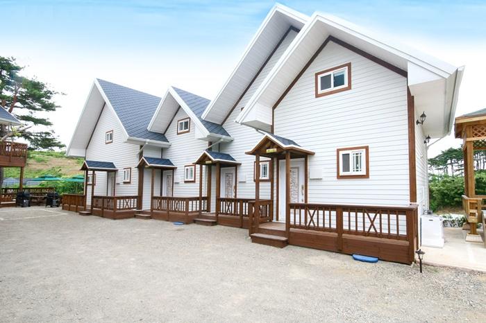 Sea and Pine Pension