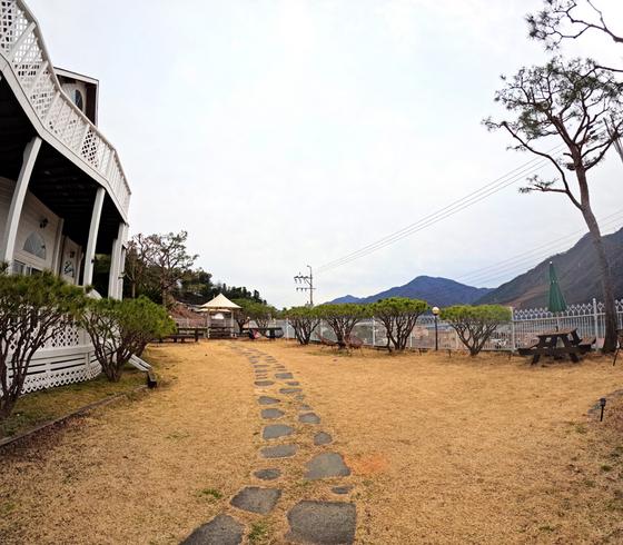 mungmungs pension