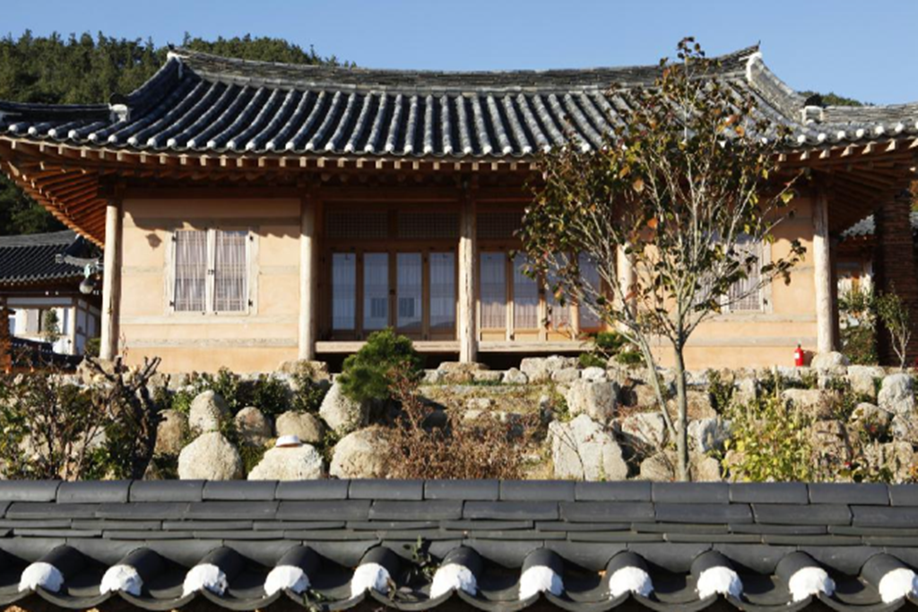 구례 운조루막둥이 한옥스테이 (Gurye Unjoru Makdungi Hanok Stay)