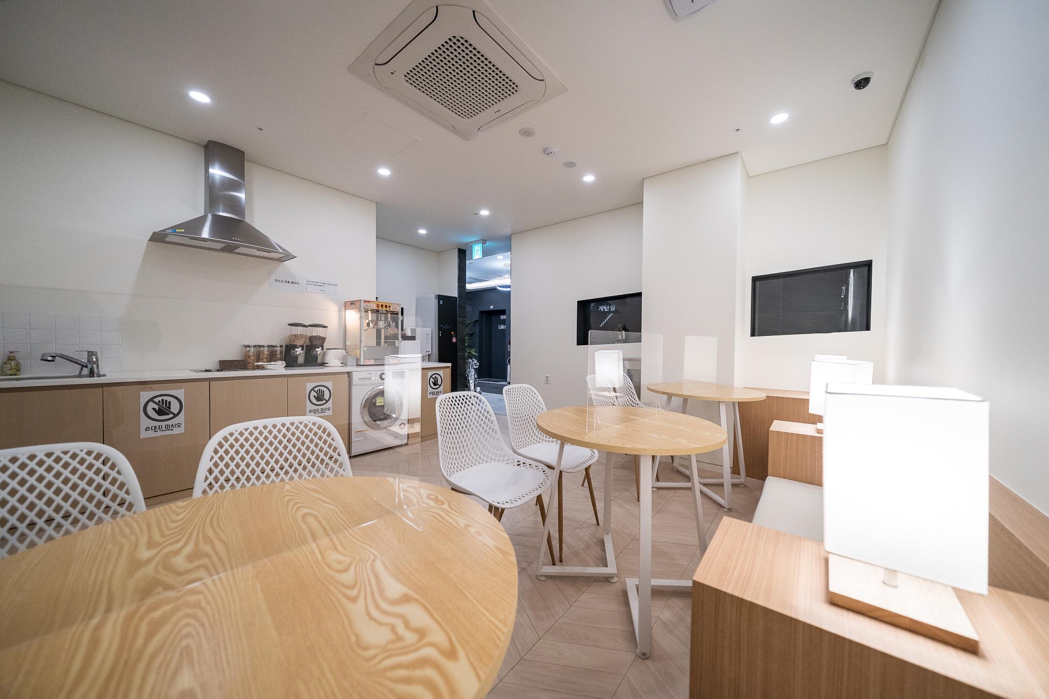 리미트에잇 호스텔 일산 라페스타점 (Limit 8 Hostel Ilsan Lafesta Branch)