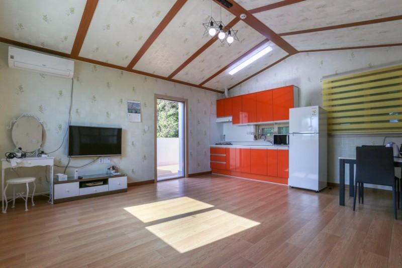 강화도 풍경소리펜션 (Ganghwado Sights and Sounds Pension [built in 2016])