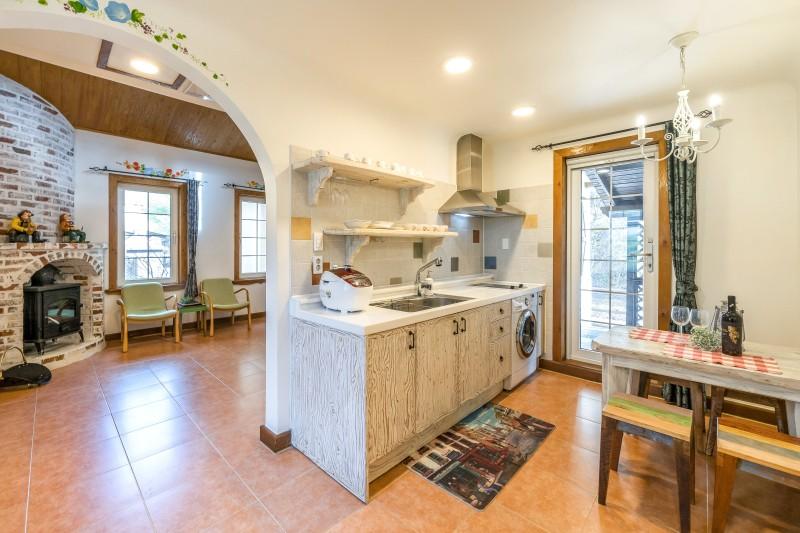 무주 알로프랑스펜션 (Muju Allo France Pension)