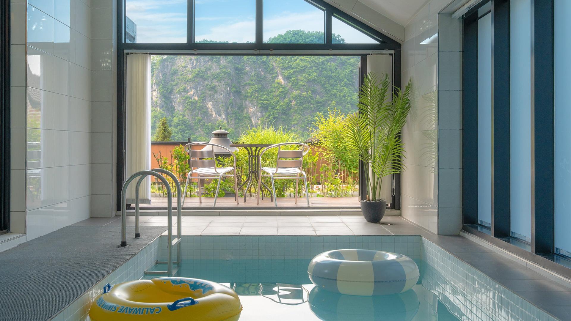 Danyang Dandelion Pool Villa