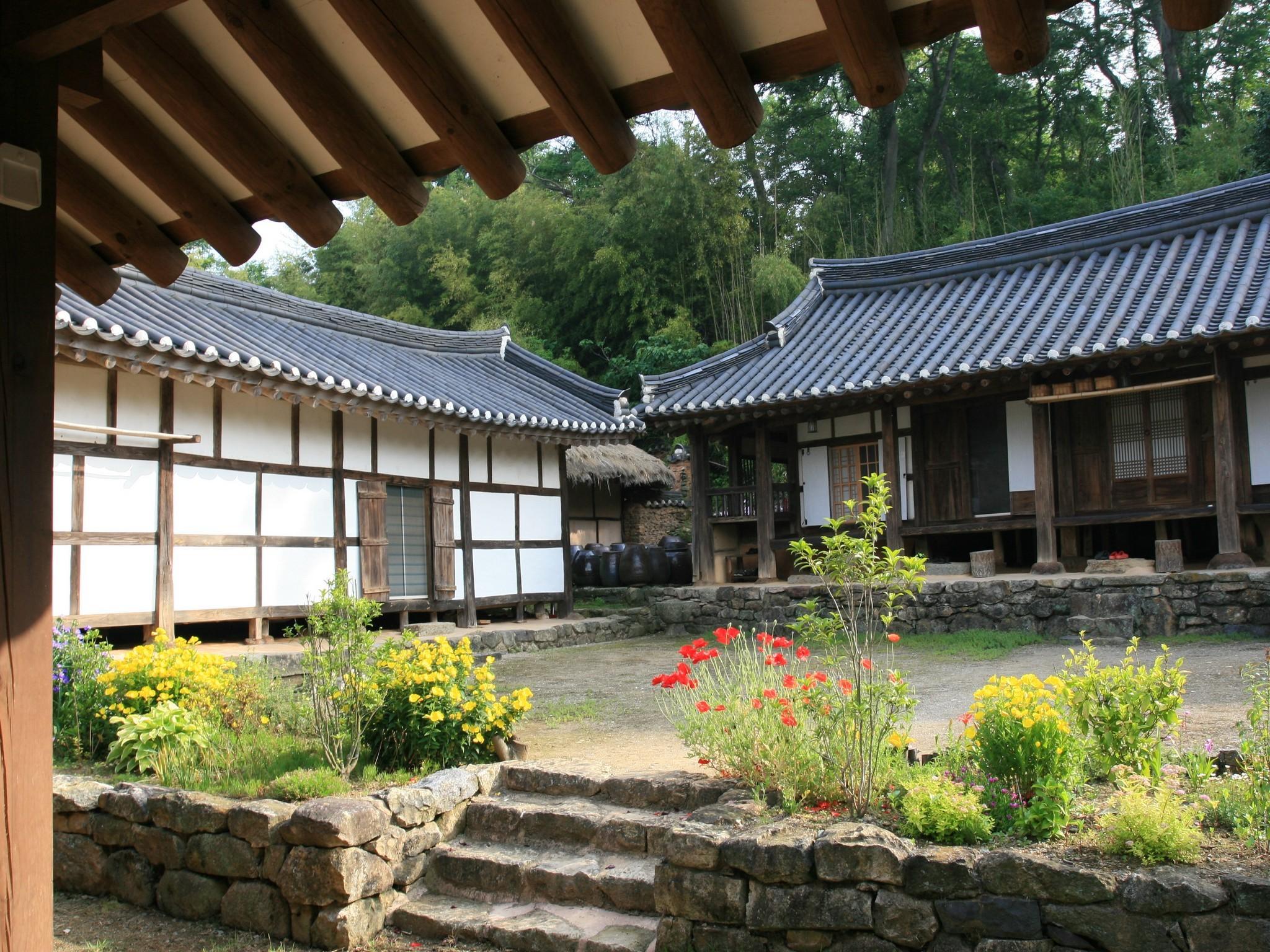 이용욱 고택 (Leeyongwook Gotaek Hanok)