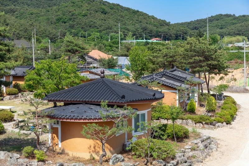 고창 황토복분자펜션 (Gochang Hwangto Bokbunja Pension)