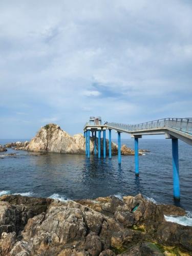 Ocean & sunrise View-10 seconds of beach walk - Three bedrooms