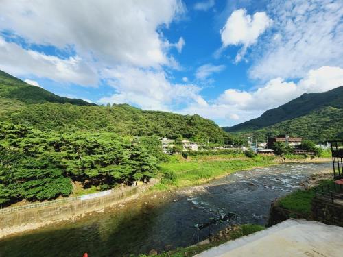 구례 통나무 펜션 (Gurye Tongnamu Pension)
