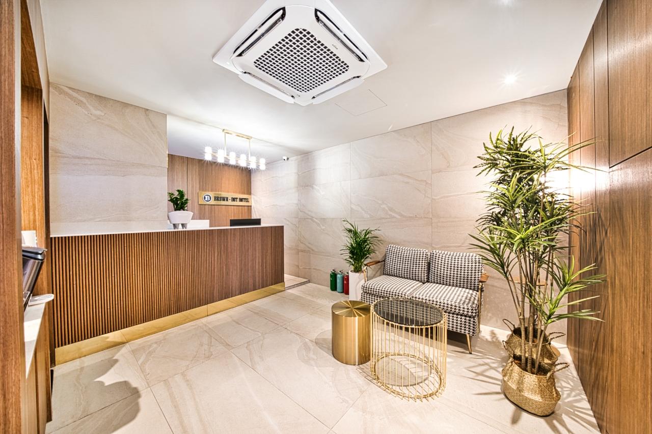 포항 브라운도트 테라스 포항 여객터미널점 (Pohang Brown Dot Terrace Pohang Terminal branch)