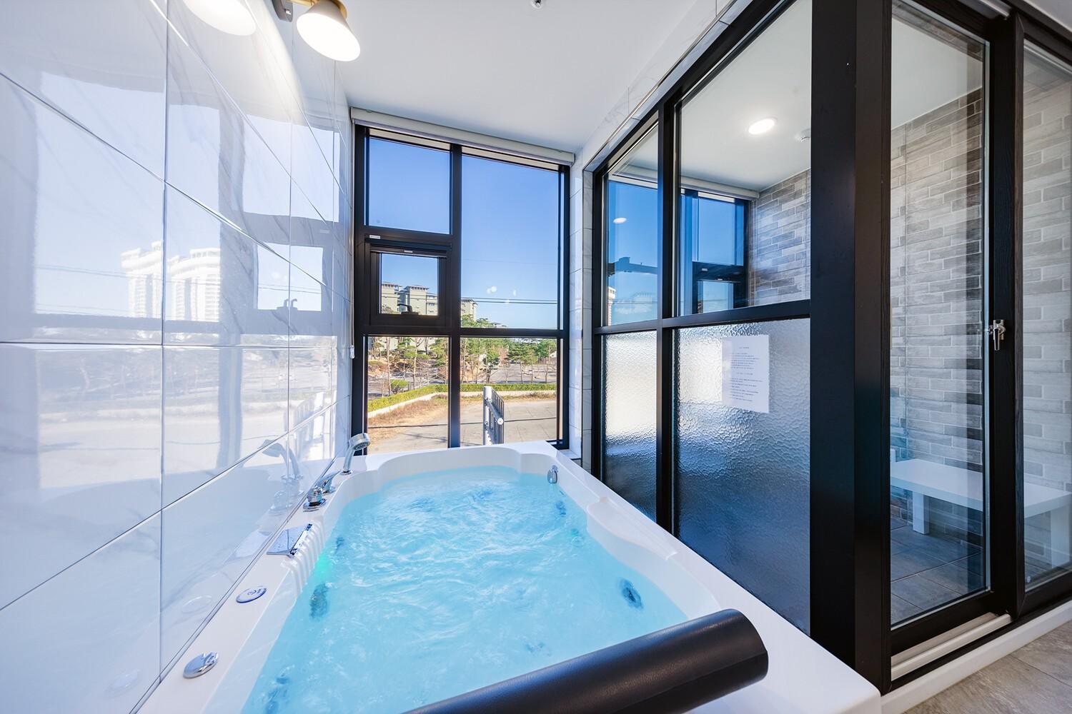강릉 니시스파펜션 (Gangneung Nishi Spa Pension)