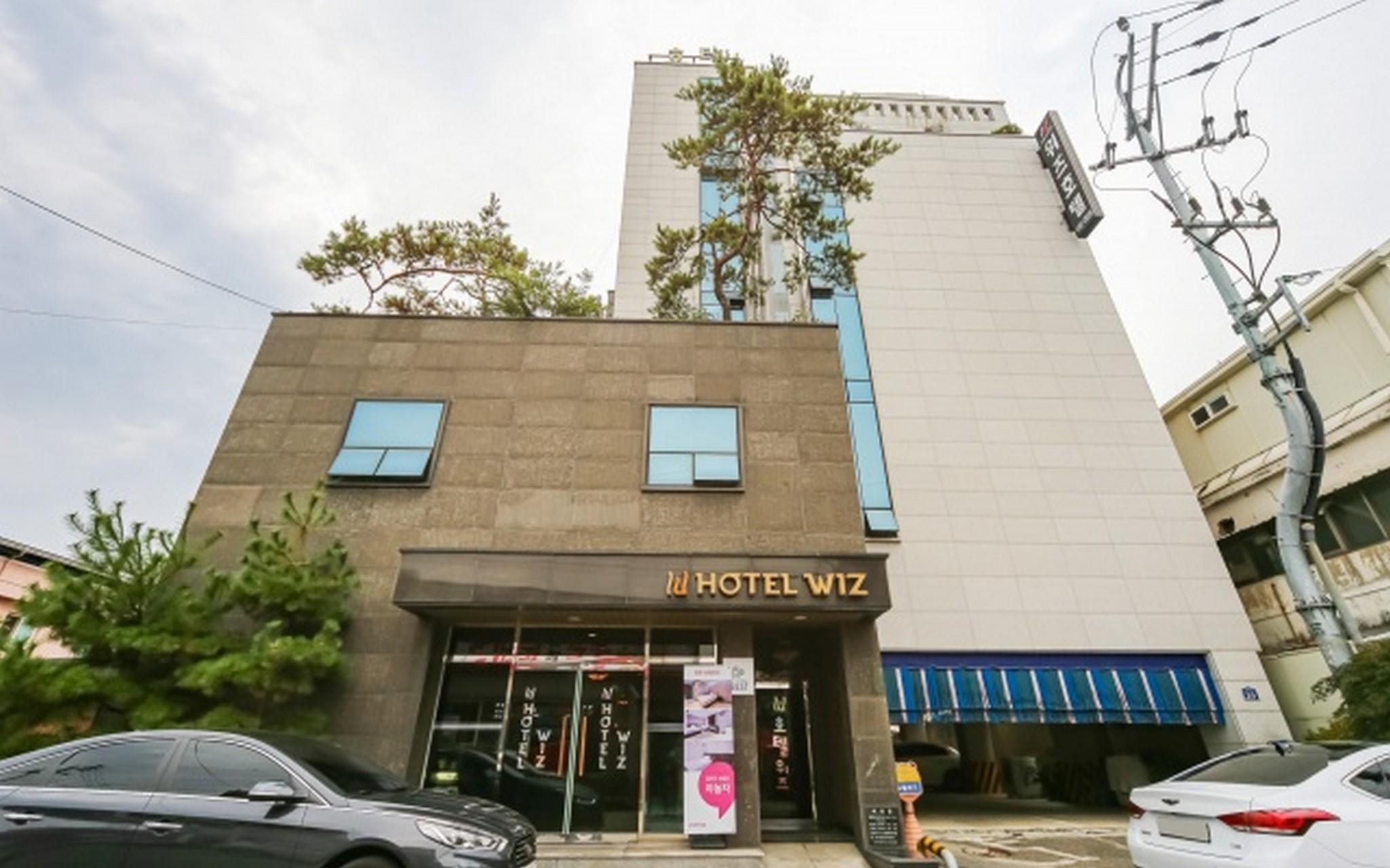영주 호텔 위즈 (Yeongju Wiz Hotel)