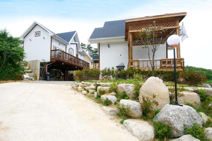 Sea and Pine Pension