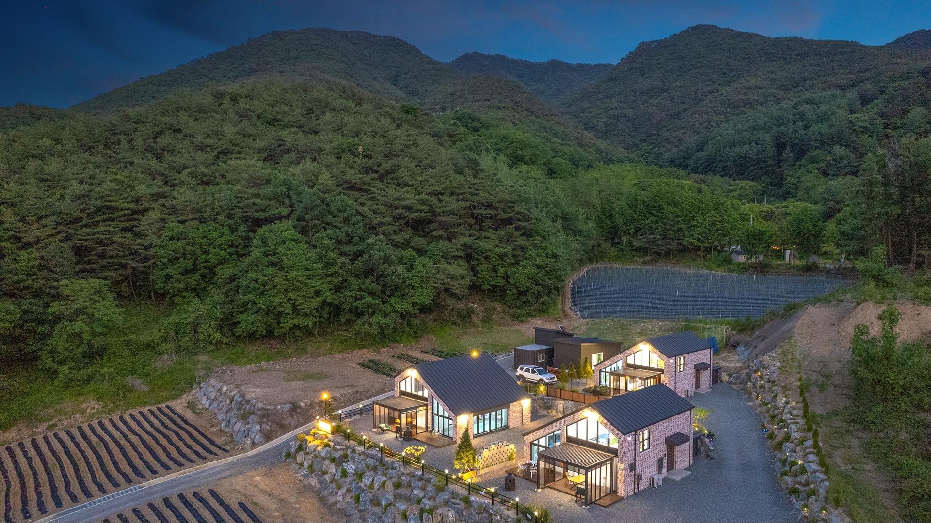 Danyang Dandelion Pool Villa